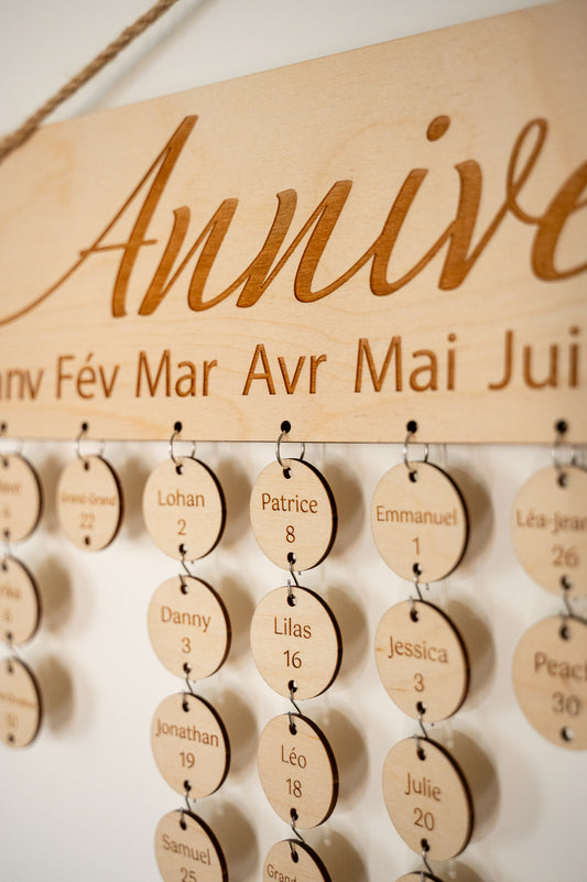 Calendrier d’anniversaires en bois
