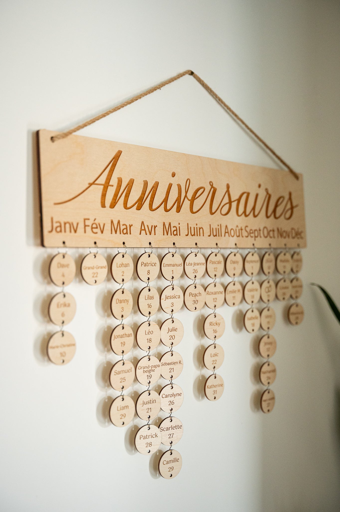 Calendrier d’anniversaires en bois