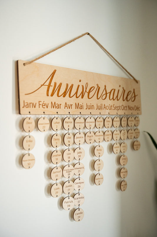 Calendrier d’anniversaires en bois