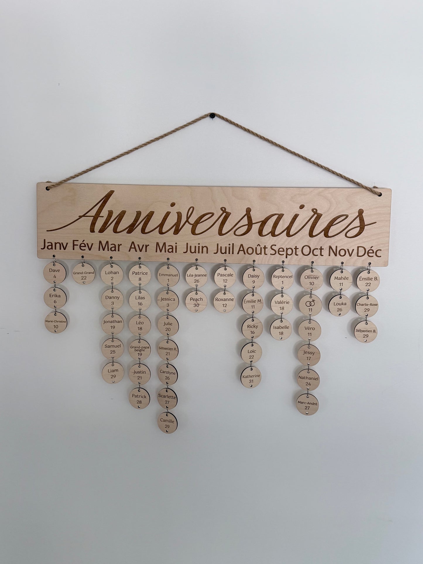 Calendrier d’anniversaires en bois