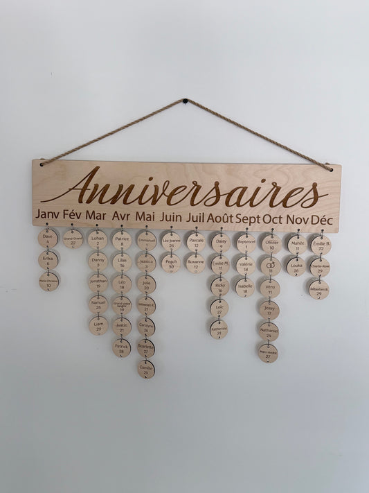 Calendrier d’anniversaires en bois