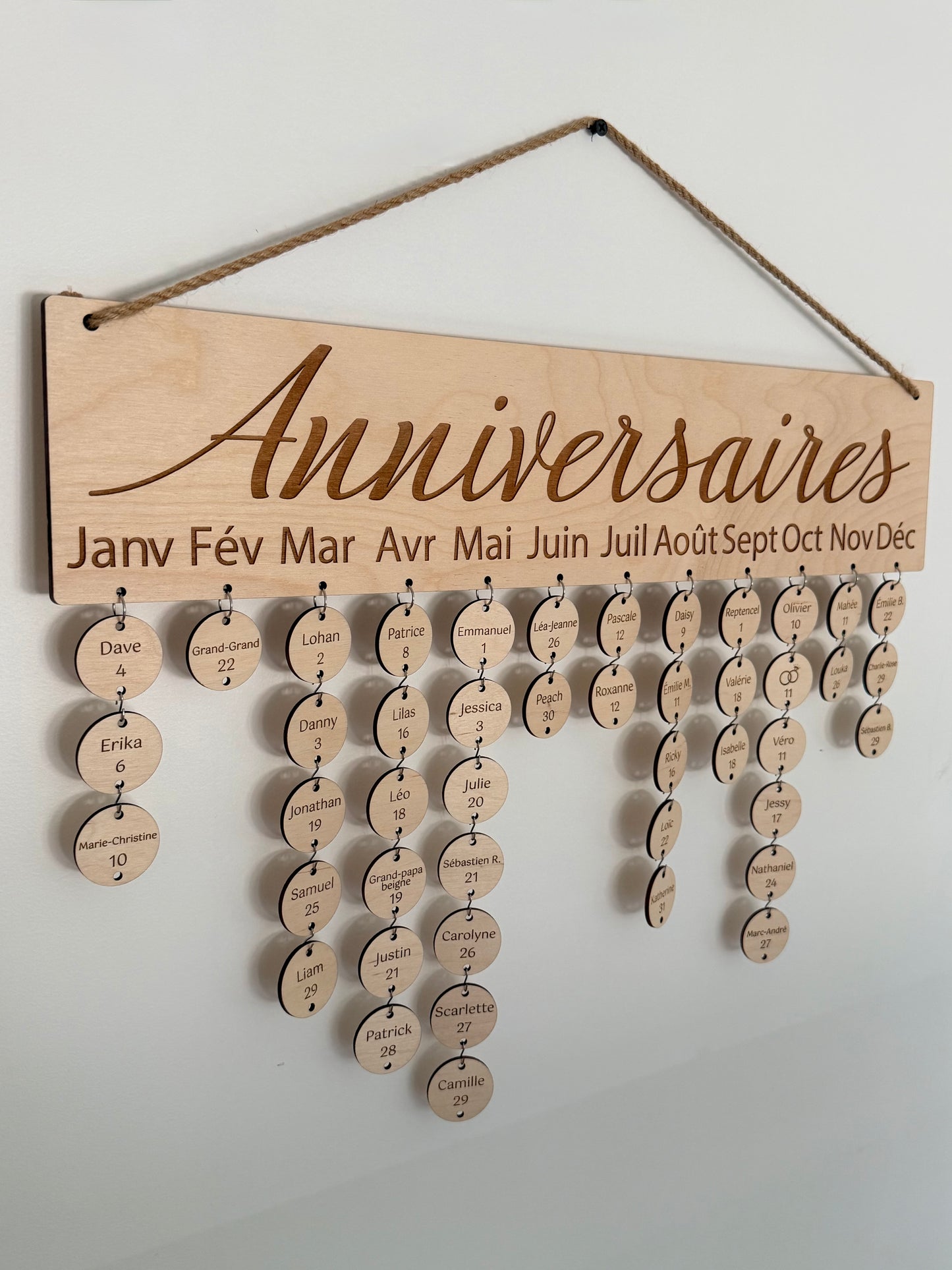 Calendrier d’anniversaires en bois